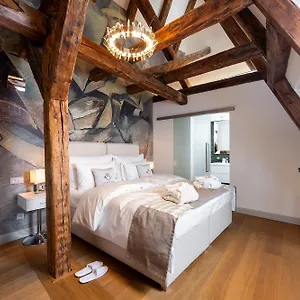 Old Royal Post Boutique & Premium Prag
